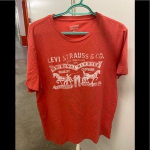 Levi’s tshirt